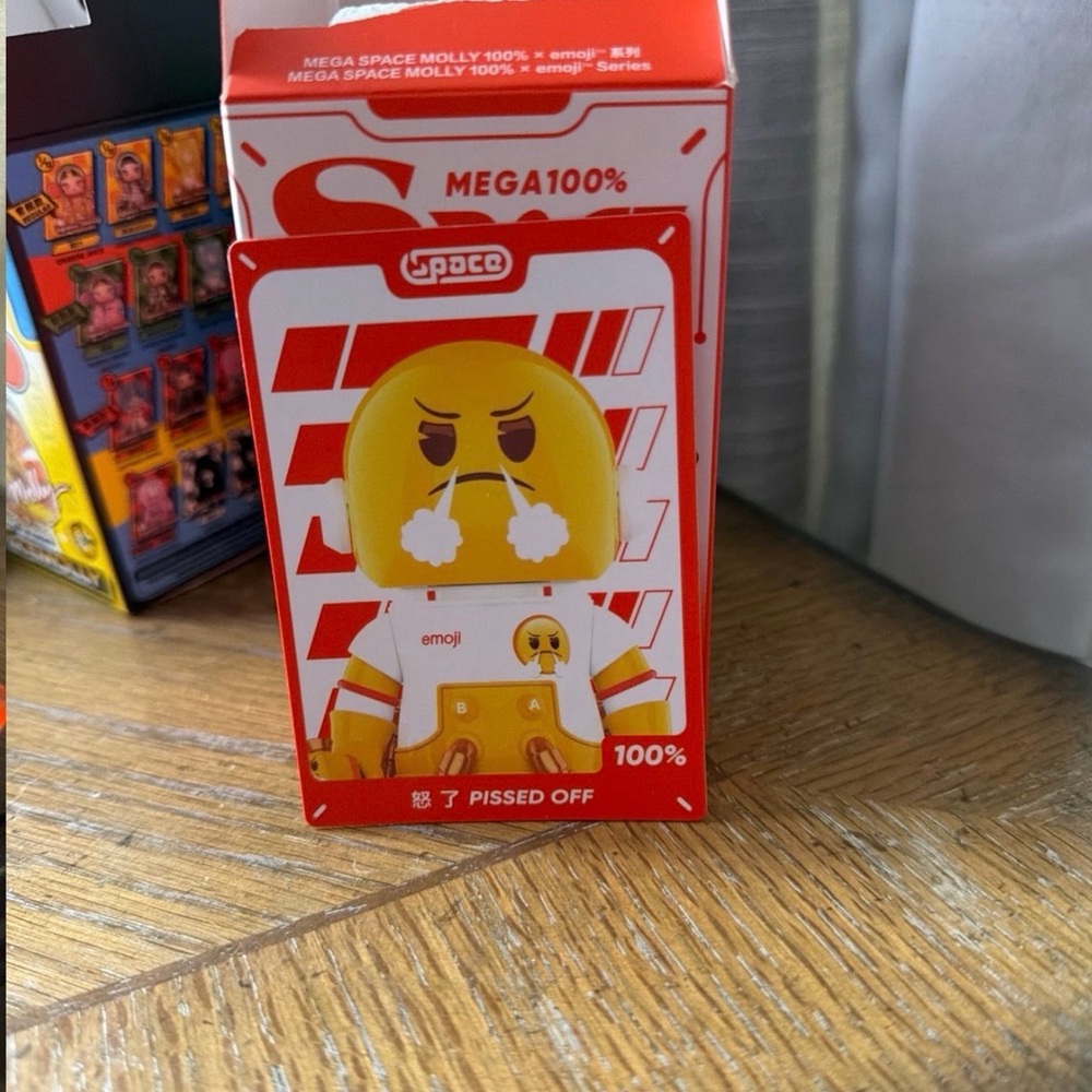 Space Mega100% Yellow Action Figure